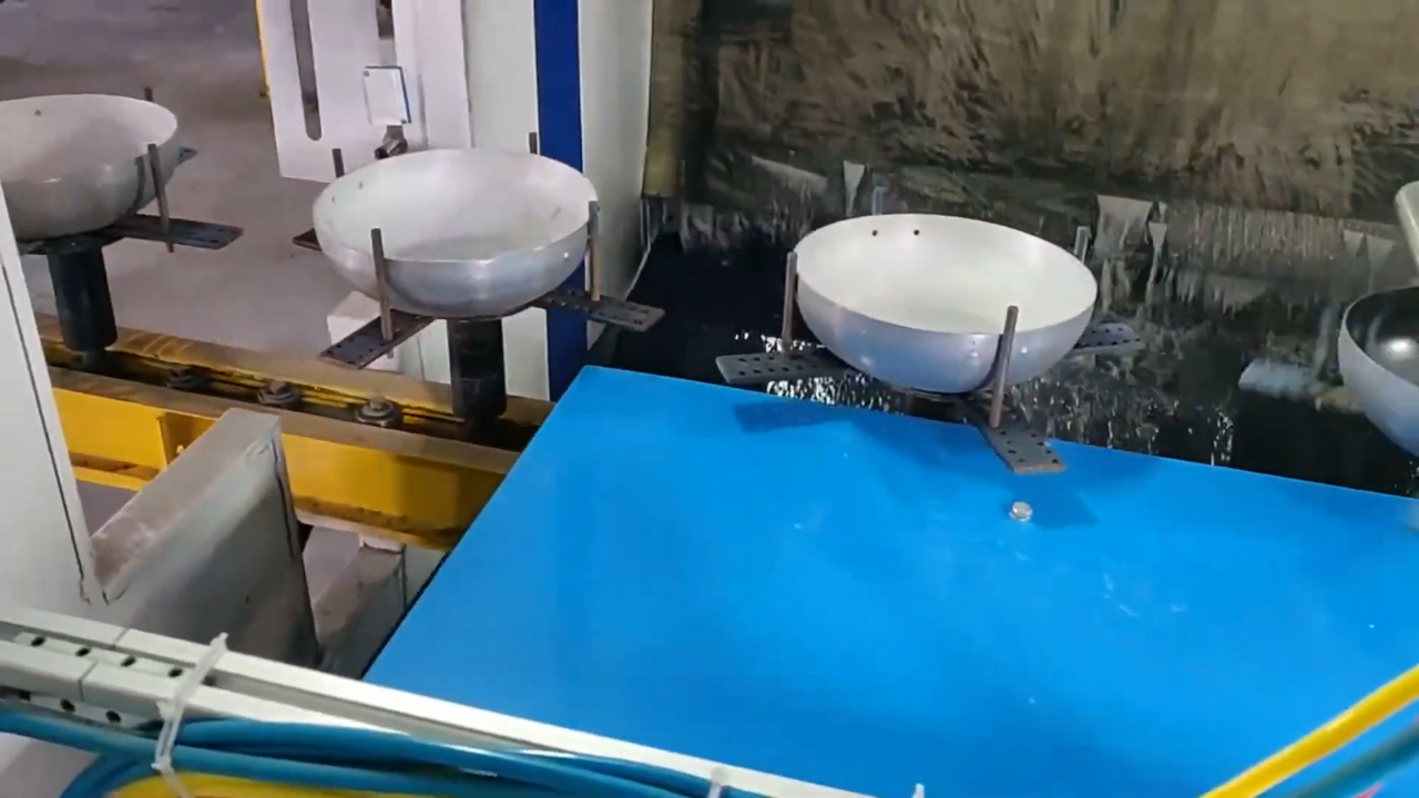 Automatic liquid coating line (Lacquering):